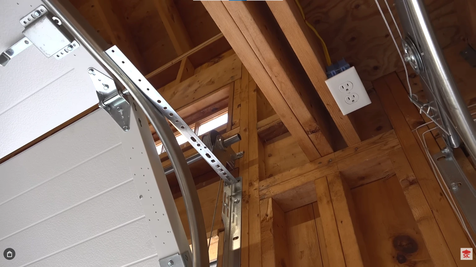 Garage door opener wiring and circuit board